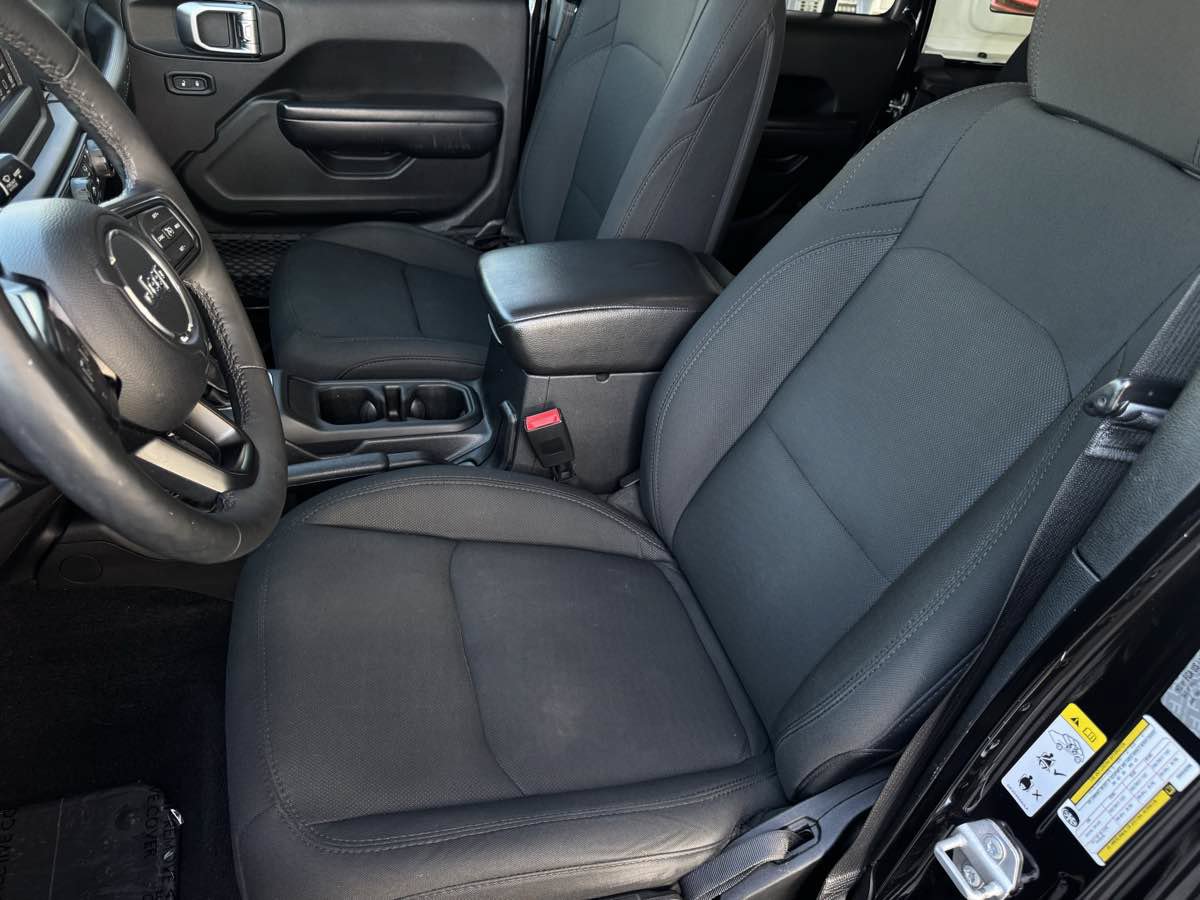 Used 2019 Jeep Wrangler Unlimited Sport S AWD/4WD image 17