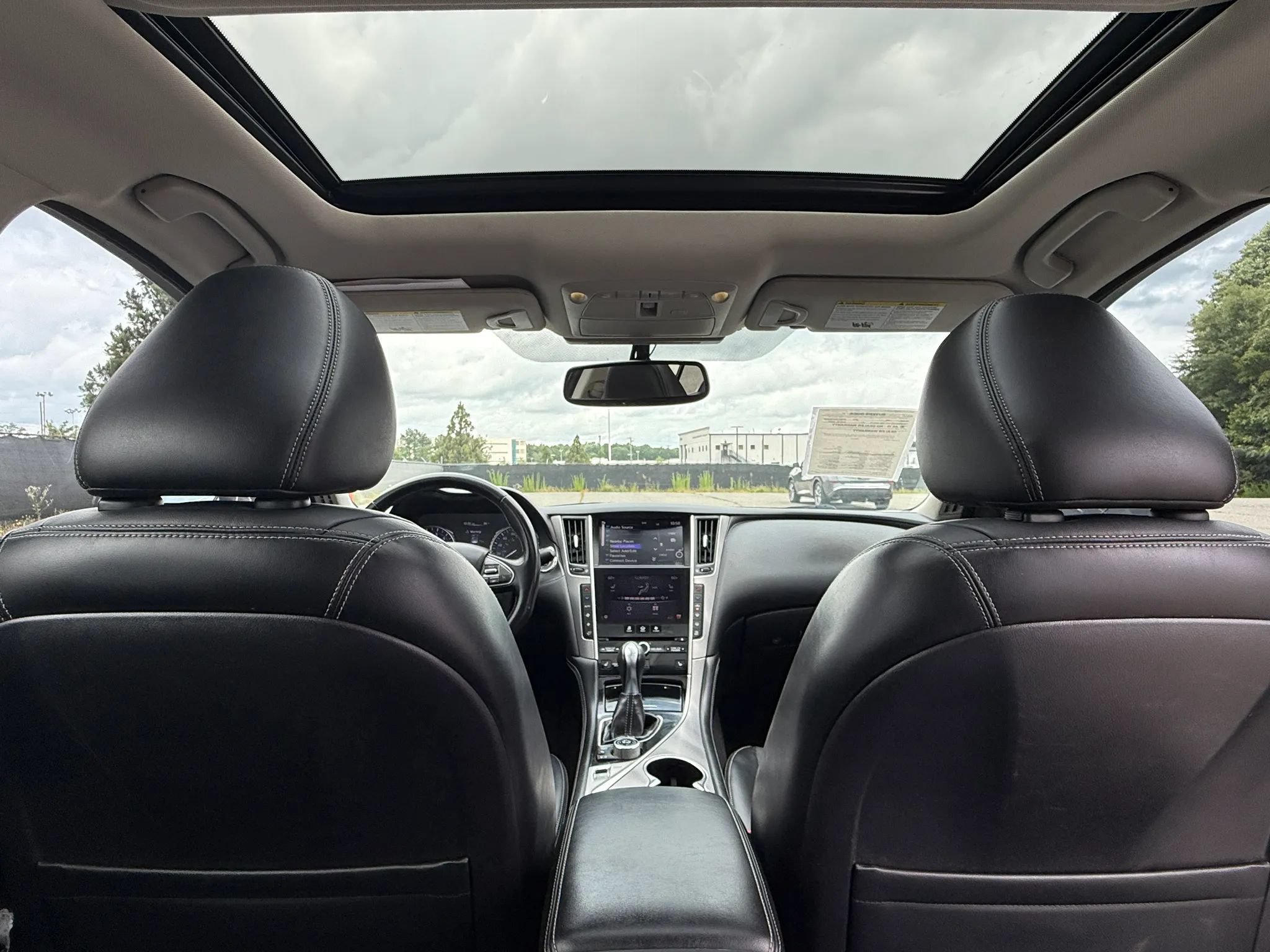 Used 2015 INFINITI Q50 Premium w/ Navigation Package RWD image 23