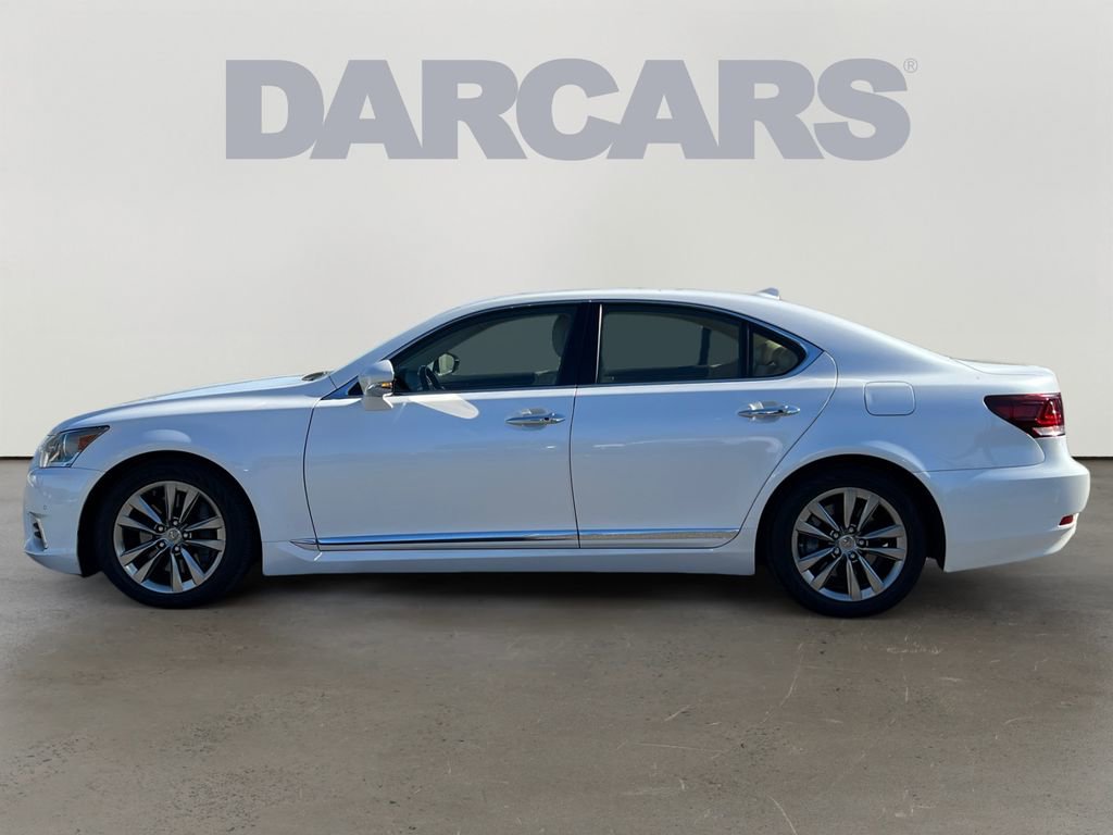 Used 2016 Lexus LS 460 AWD image 3