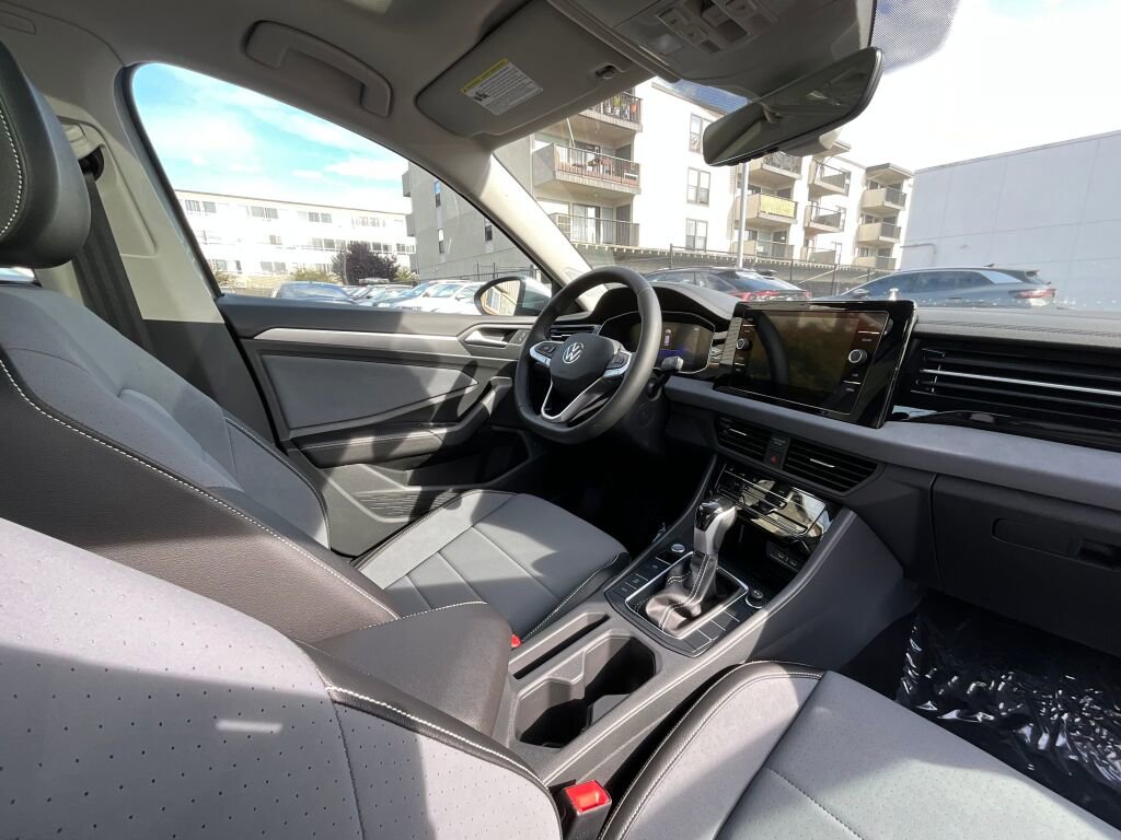 New 2025 Volkswagen Jetta SE image 16