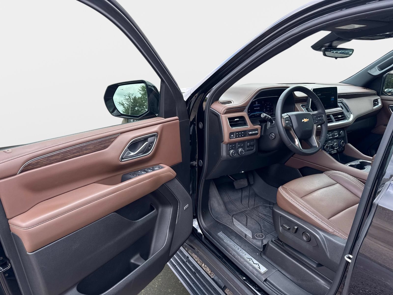 Used 2024 Chevrolet Tahoe High Country AWD/4WD image 18