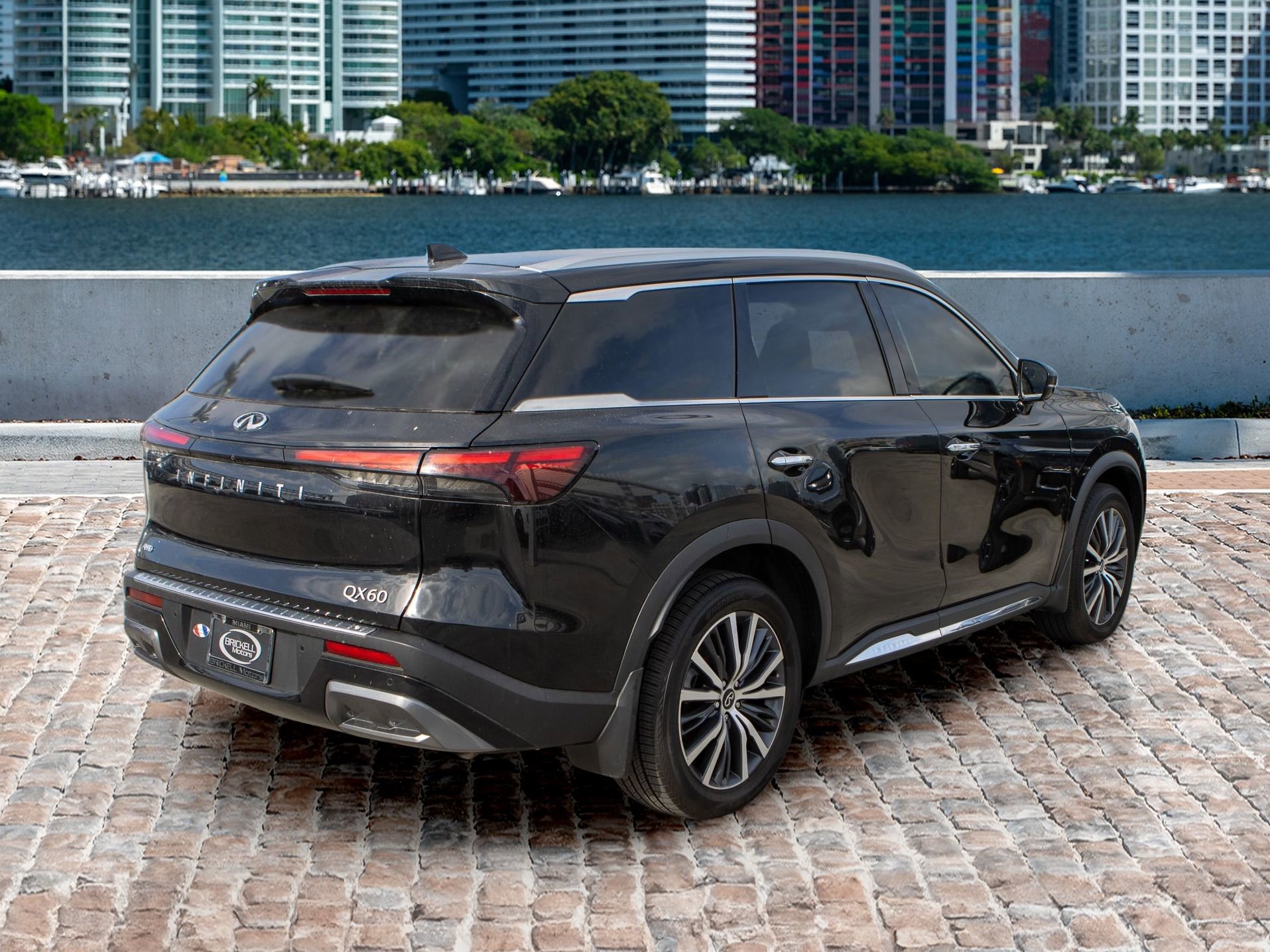 Used 2023 INFINITI QX60 Sensory w/ Cargo Package image 5