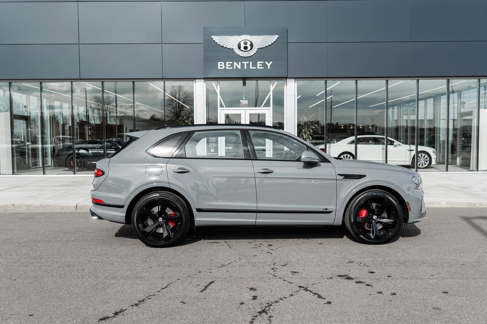 Used 2022 Bentley Bentayga image 14