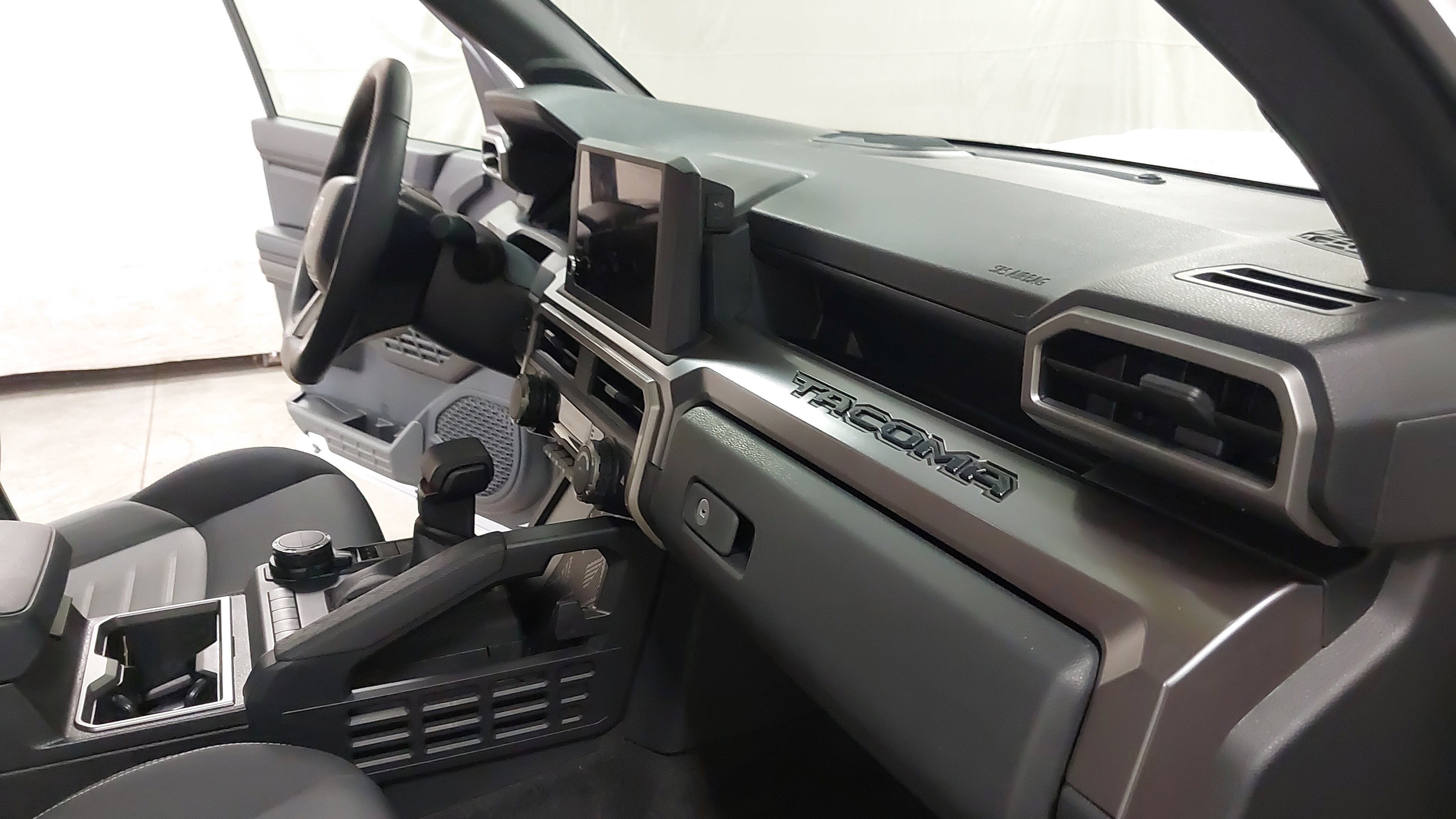 Used 2024 Toyota Tacoma TRD Sport w/ TRD Sport Upgrade Package image 29