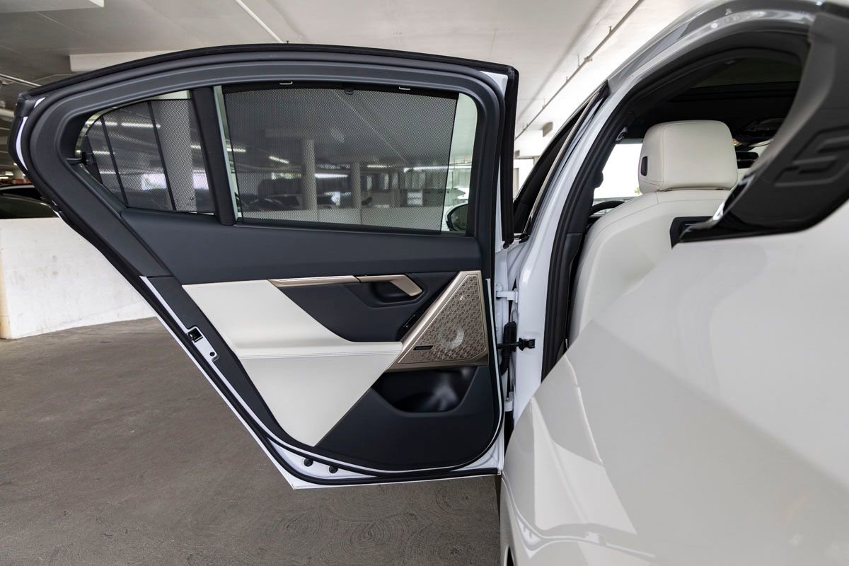 New 2026 BMW 550e xDrive w/ Executive Package AWD/4WD image 22