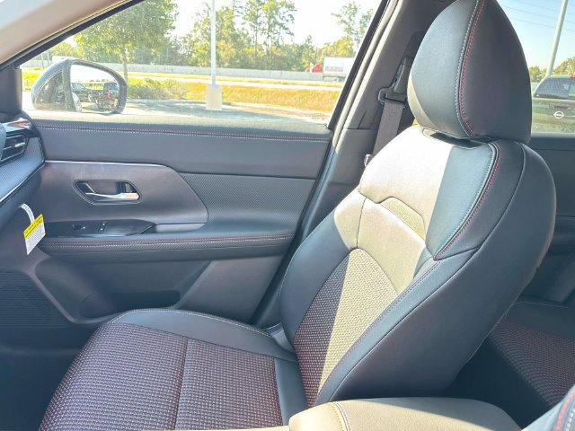 New 2027 Nissan Kicks SR FWD image 18