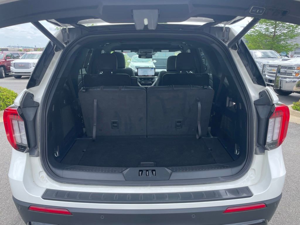 Used 2025 Ford Explorer ST-Line w/ Premium Package image 7