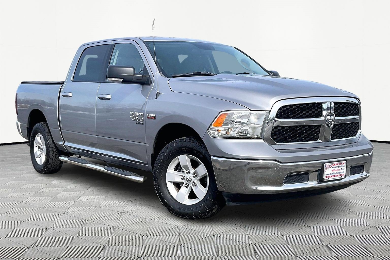 Used 2019 RAM 1500 Classic SLT w/ Luxury Group