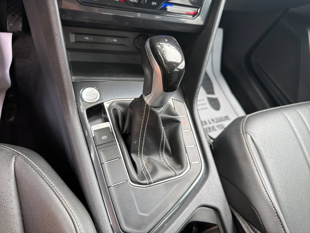 Used 2023 Volkswagen Tiguan SE w/ Panoramic Sunroof Package FWD image 43