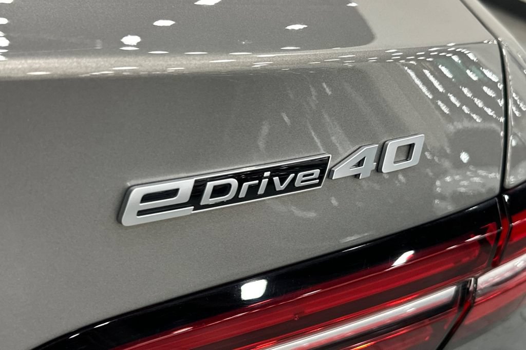 Used 2024 BMW i5 eDrive40i w/ Premium Package RWD image 34