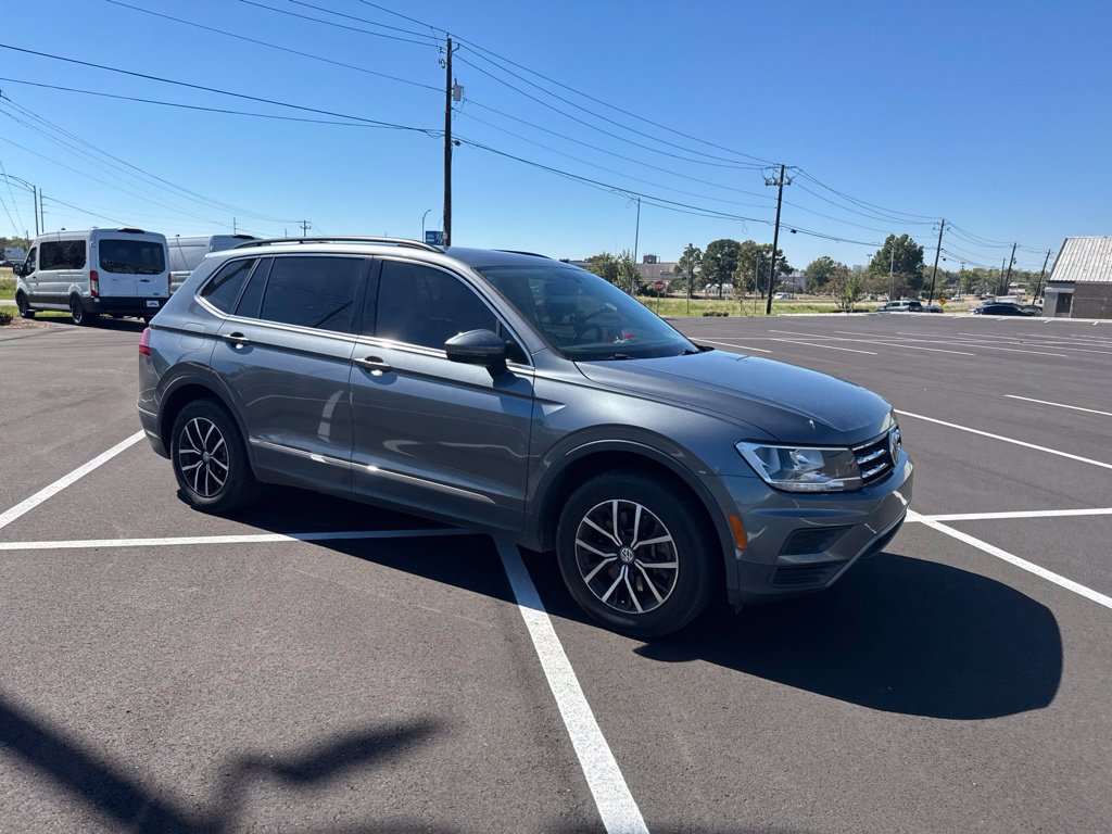 Used 2021 Volkswagen Tiguan SE w/ Panoramic Sunroof Package FWD image 18