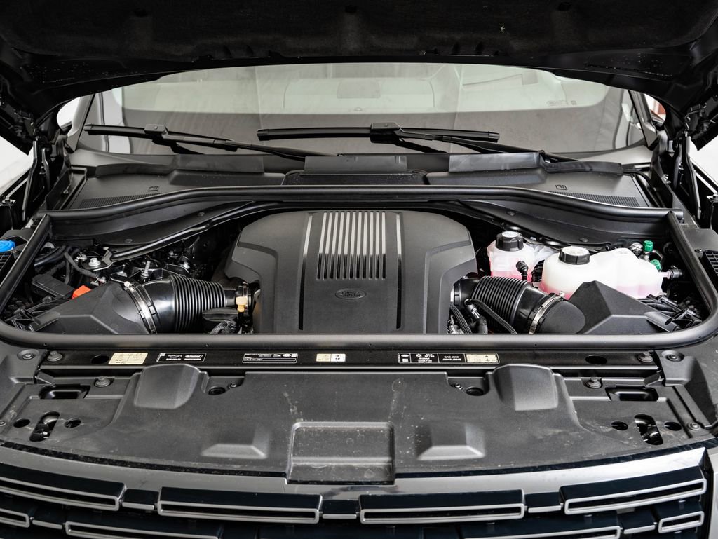 New 2026 Land Rover Range Rover Long Wheelbase SE AWD/4WD image 46