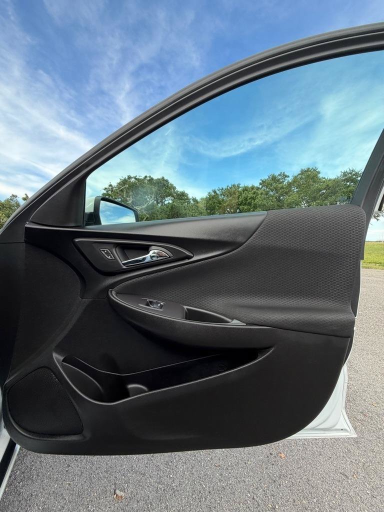 Used 2023 Chevrolet Malibu LT FWD image 13