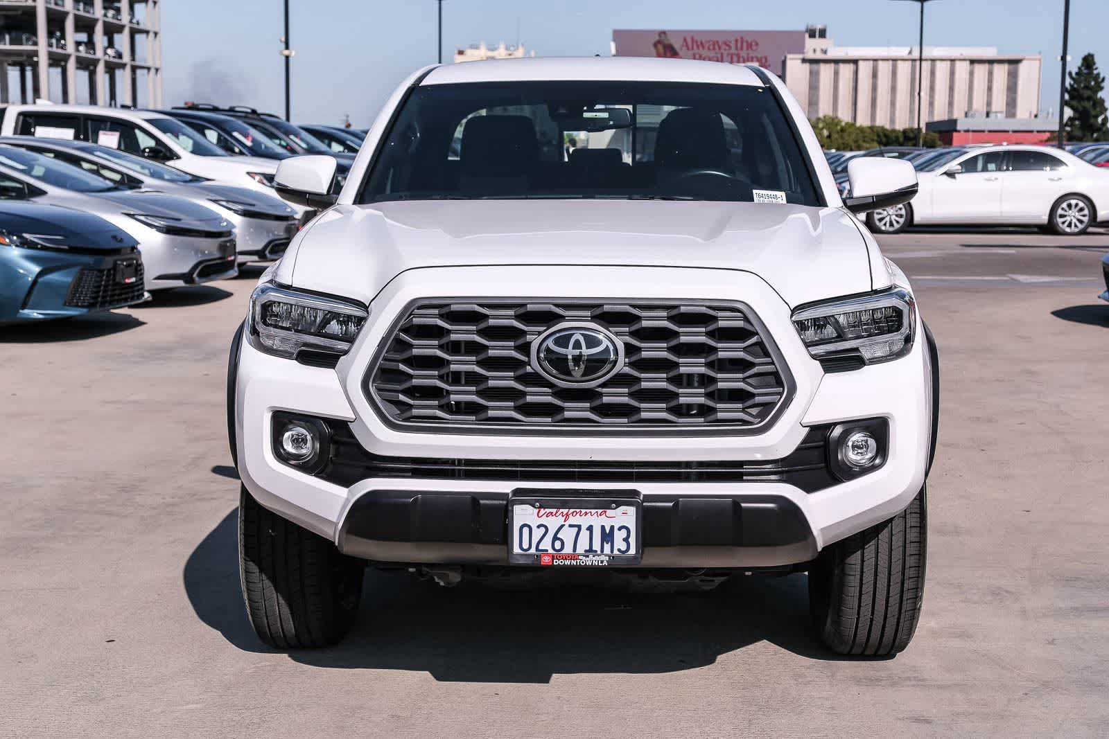 Certified 2022 Toyota Tacoma TRD Off-Road AWD/4WD image 2