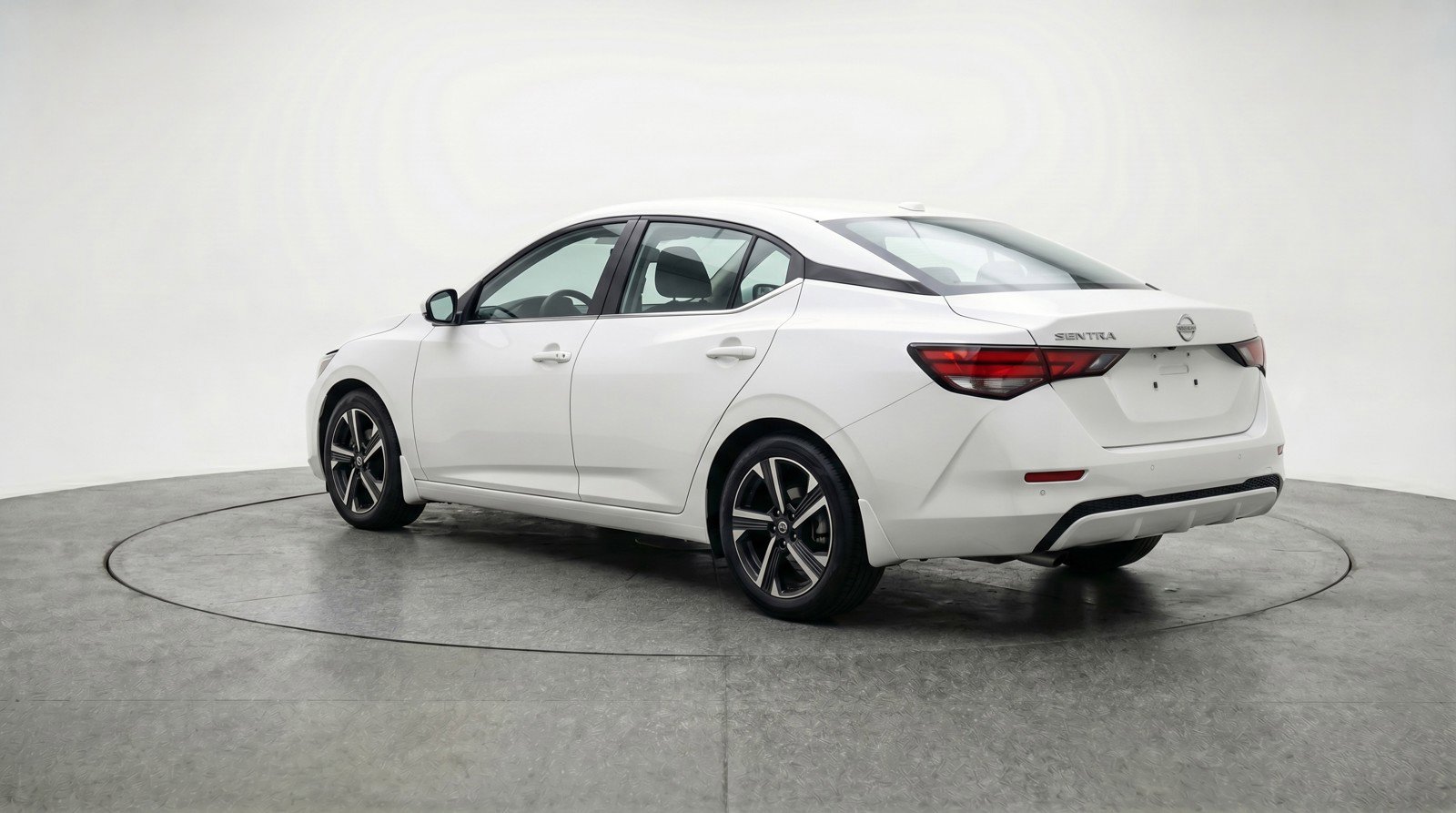 Used 2025 Nissan Sentra SV image 6