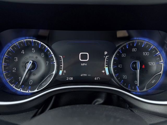 Used 2023 Chrysler Pacifica Touring-L FWD image 33