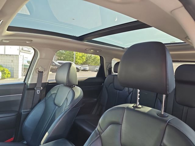 Used 2024 Kia Sorento S w/ Panoramic Sunroof Package image 12