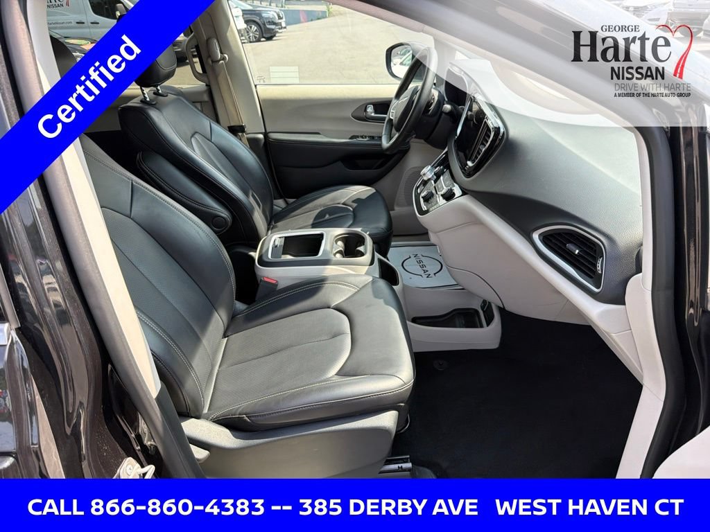 Used 2023 Chrysler Pacifica Touring-L FWD image 29