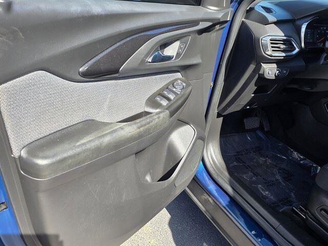 Used 2021 Chevrolet TrailBlazer LT w/ Convenience Package FWD image 12