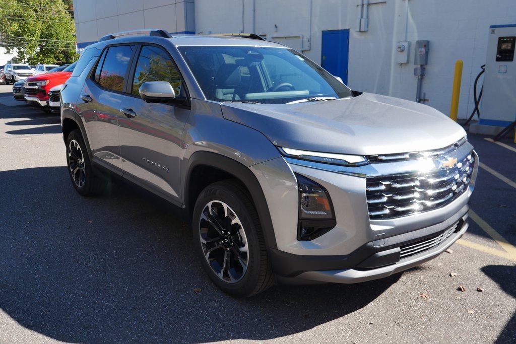 New 2026 Chevrolet Equinox LT w/ Safety and Technology Package image 2