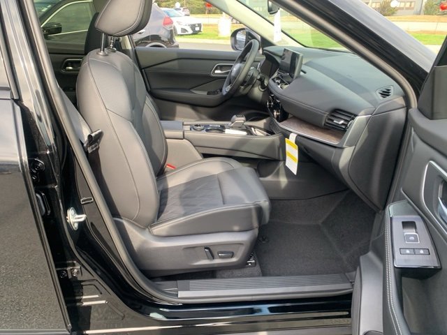 New 2026 Nissan Rogue Platinum image 35