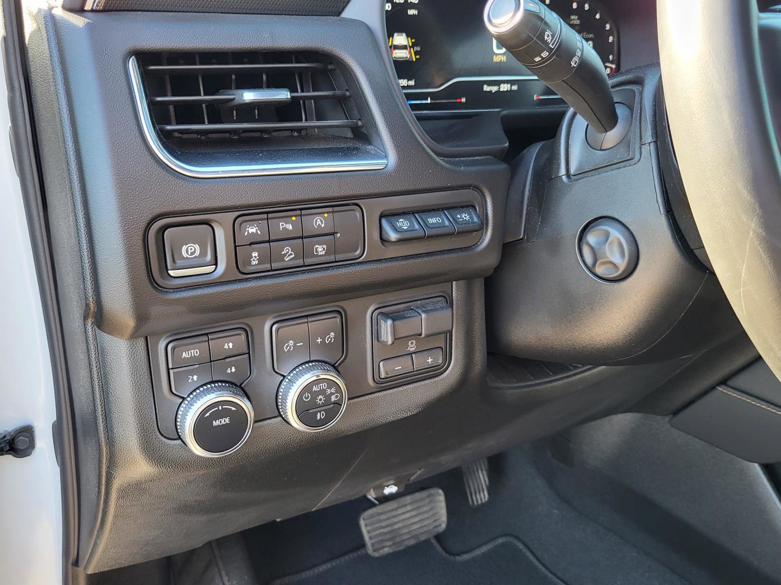 Used 2024 GMC Yukon AT4 w/ Technology Package image 20