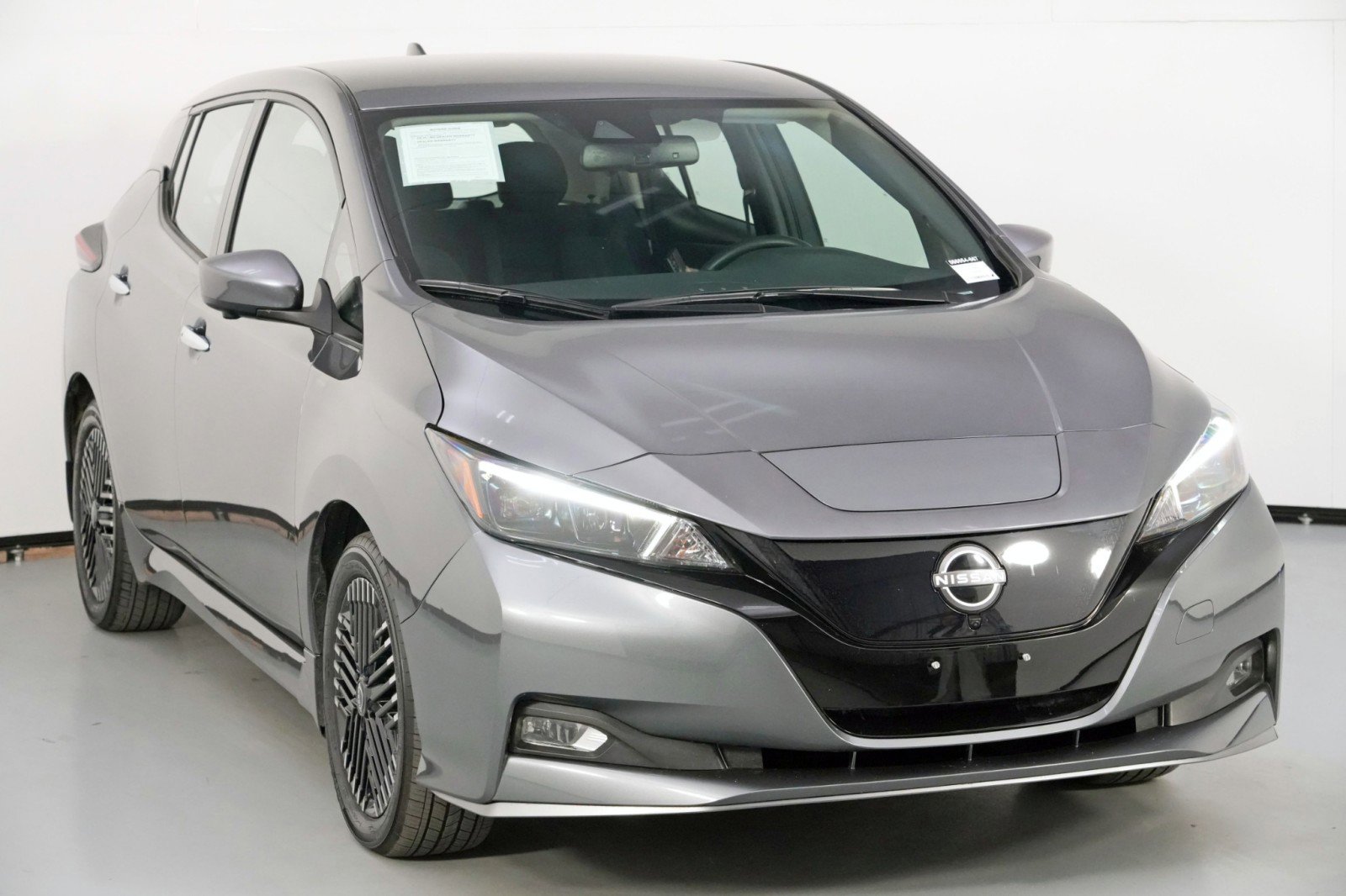 Used 2025 Nissan Leaf SV Plus image 48