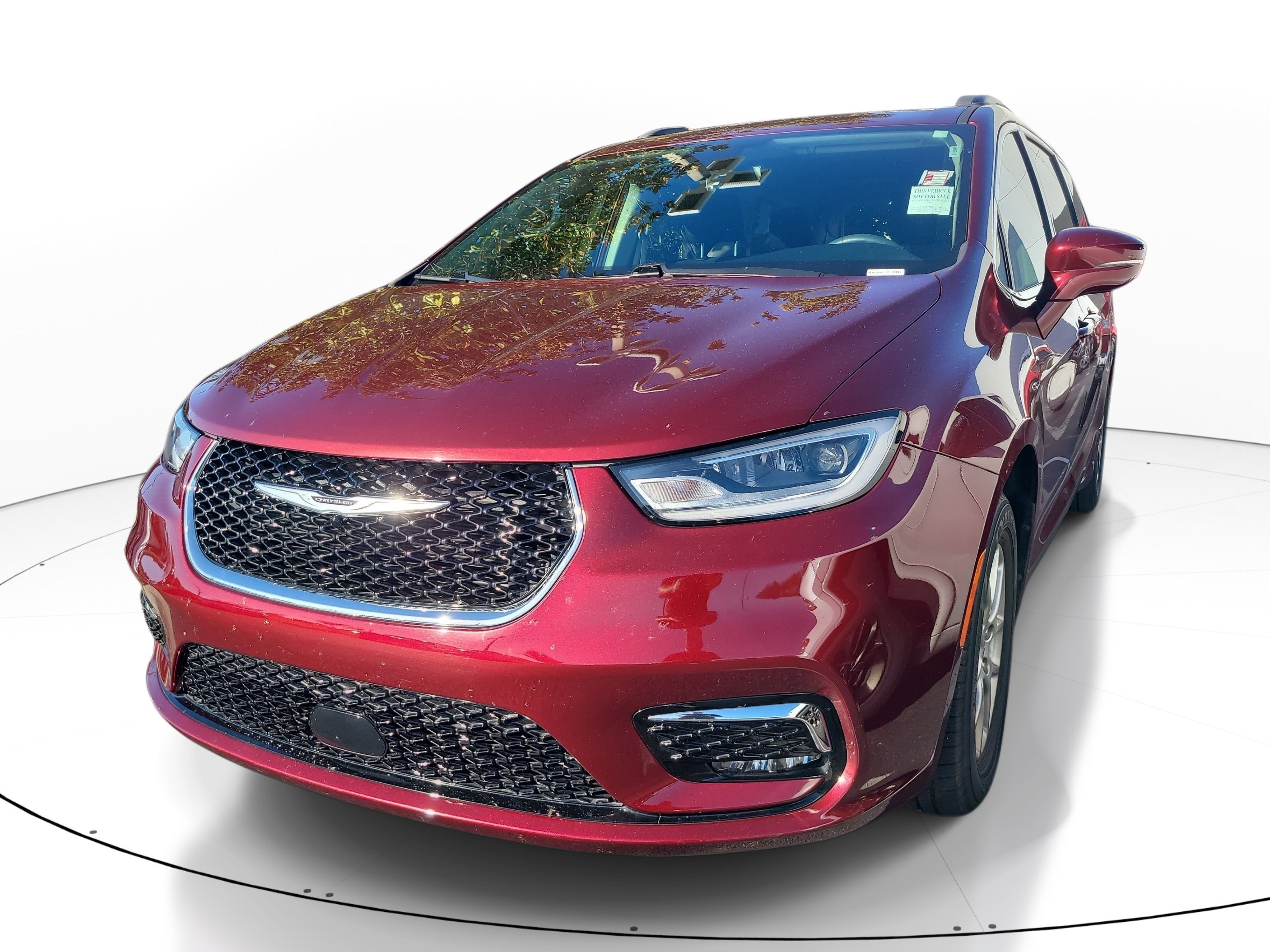 Used 2021 Chrysler Pacifica Touring w/ Cold Weather Group FWD image 3