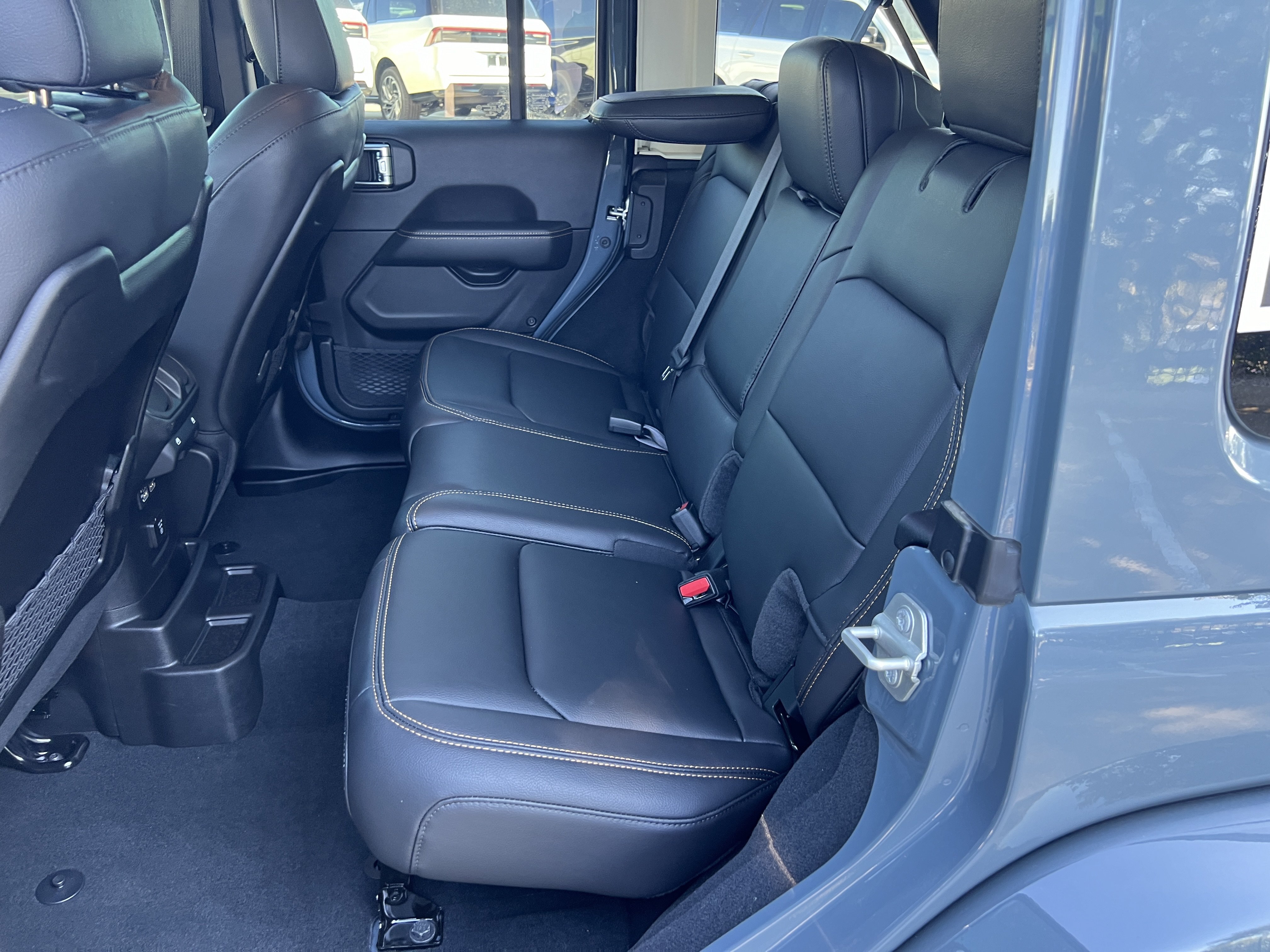 Used 2024 Jeep Wrangler Unlimited Sahara w/ Safety Group AWD/4WD image 31