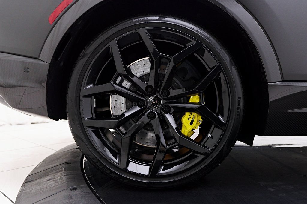 Used 2025 Lotus Eletre AWD/4WD image 42