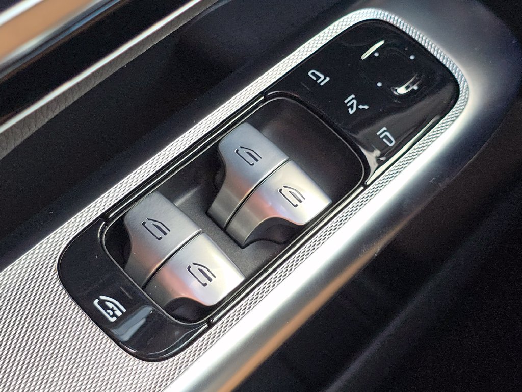 Certified 2024 Mercedes-Benz GLC 300 4MATIC image 28