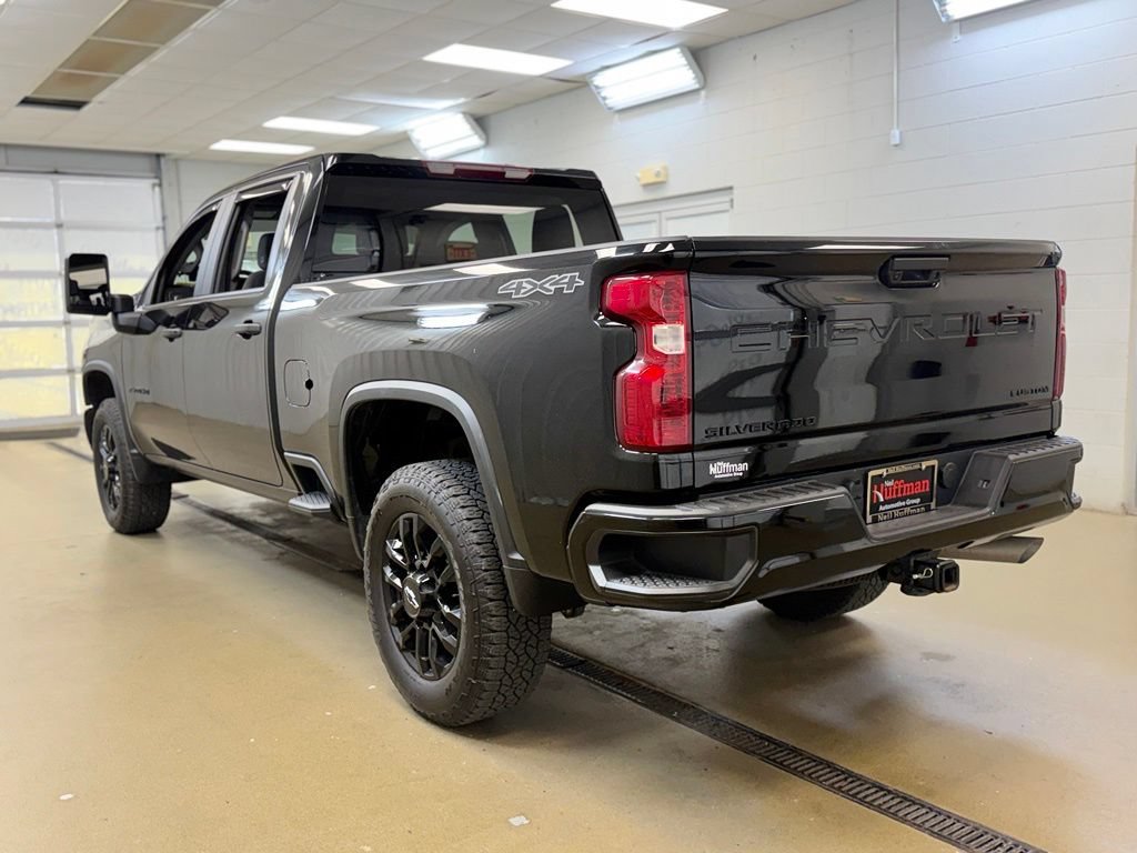 Used 2026 Chevrolet Silverado 2500 Custom w/ Custom Blackout Package AWD/4WD image 9