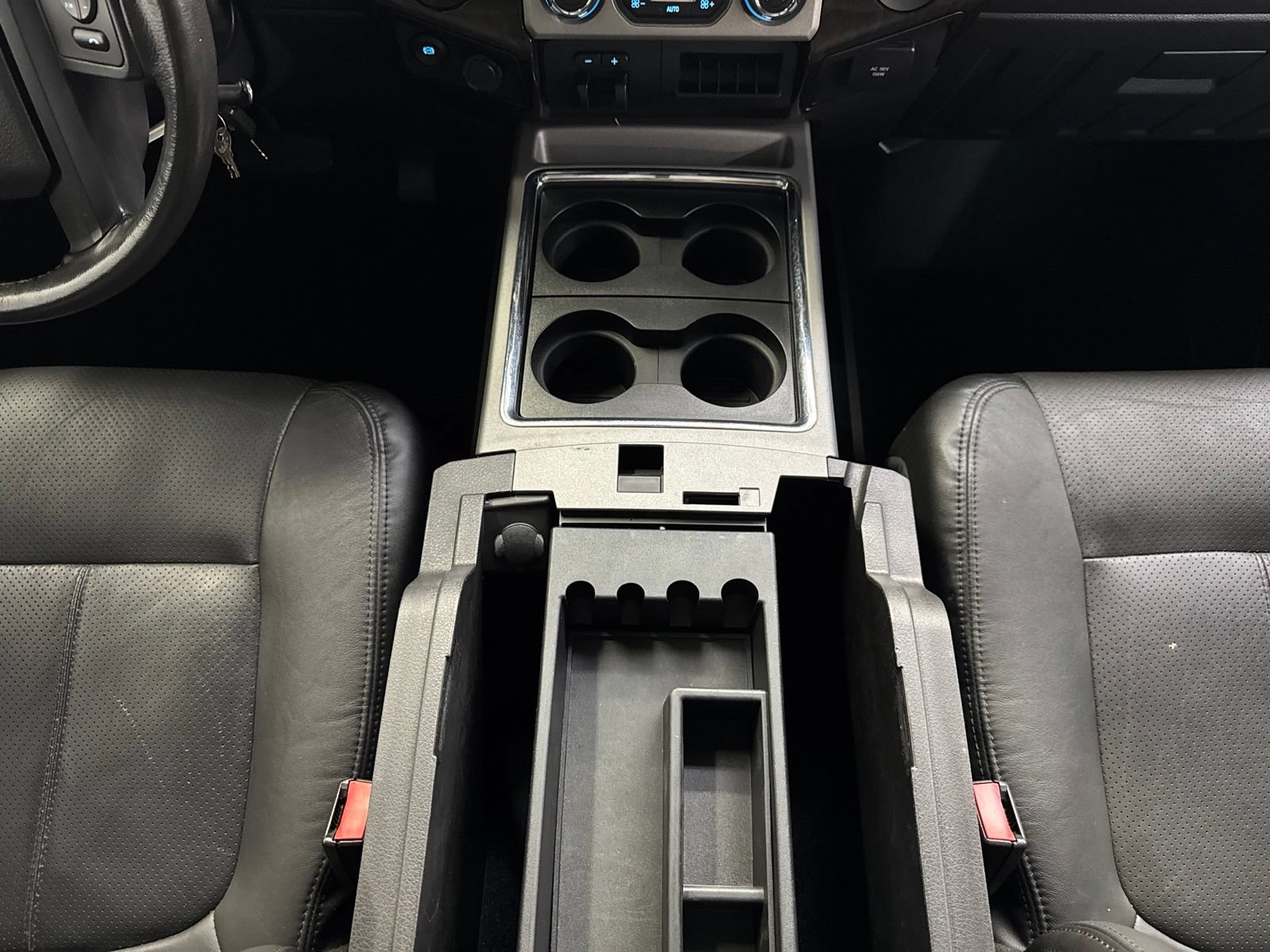 Used 2015 Ford F350 Platinum w/ Platinum Package AWD/4WD image 32