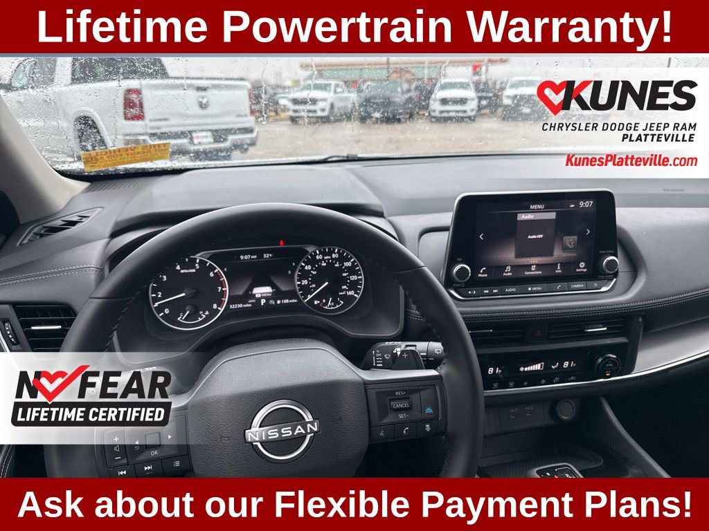 Used 2025 Nissan Rogue SV image 19