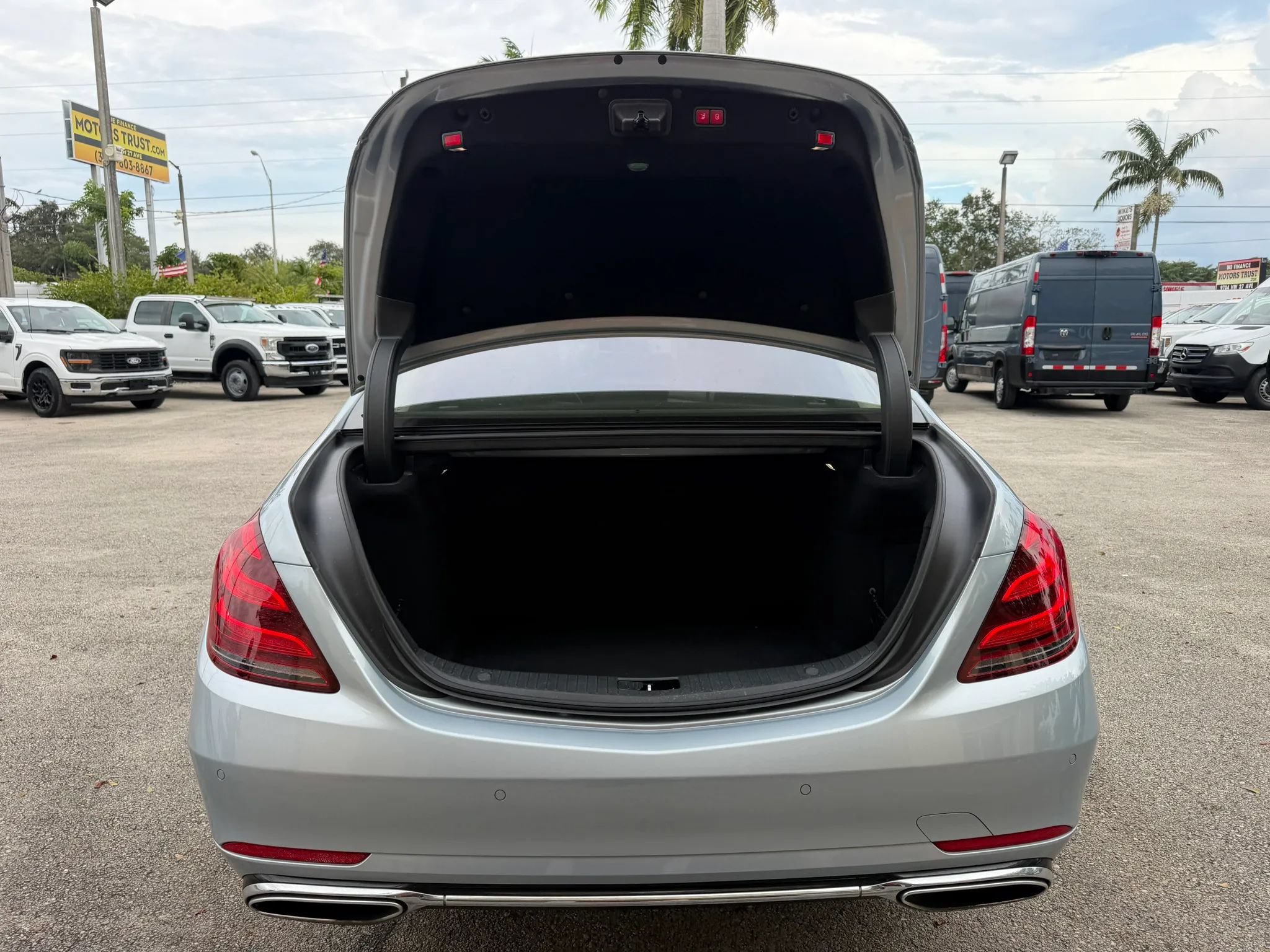 Used 2019 Mercedes-Benz S 450 Sedan image 5