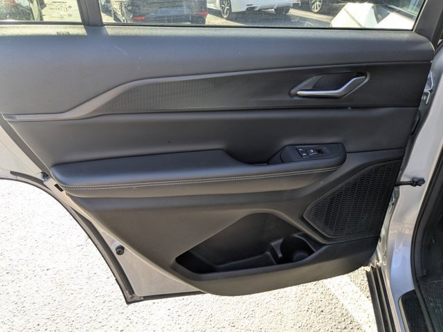 Used 2024 Jeep Grand Cherokee L Laredo image 17