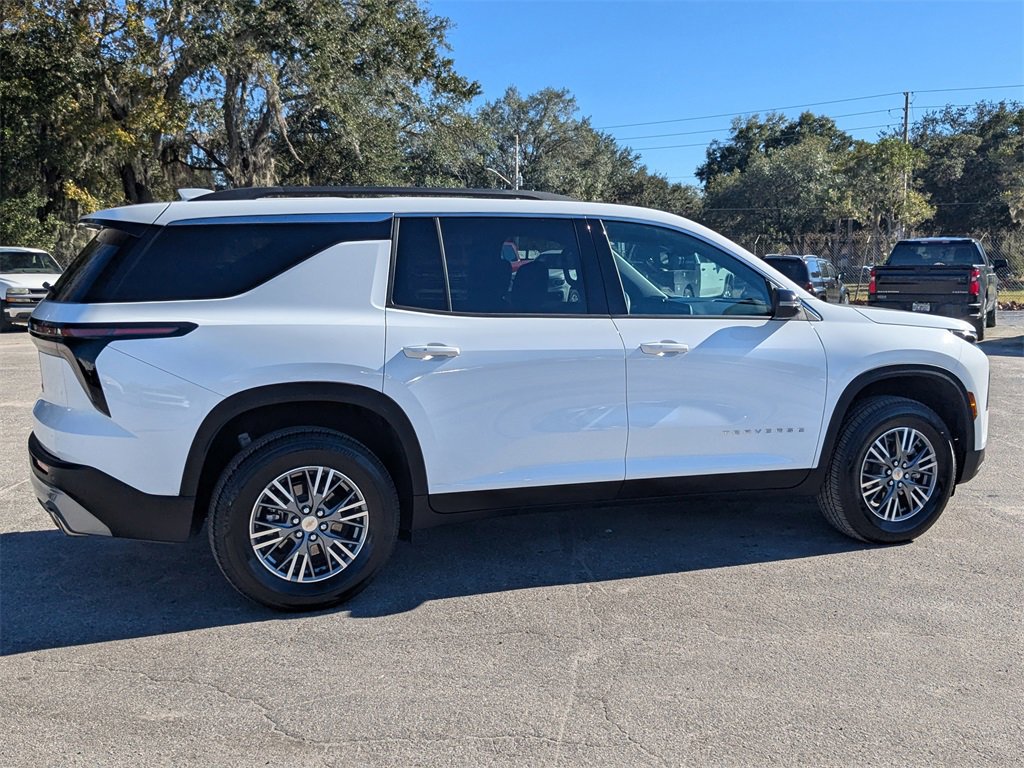 Certified 2025 Chevrolet Traverse LT image 3