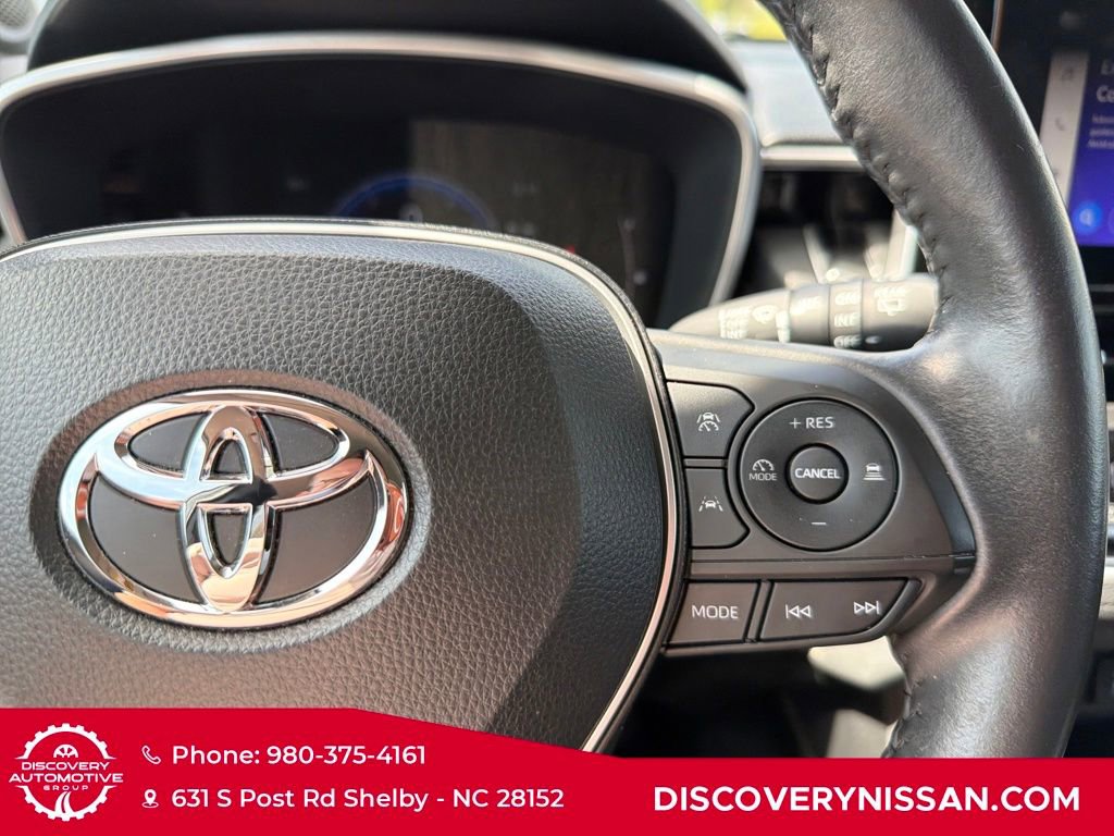 Used 2023 Toyota Corolla Cross XLE w/ Convenience Package FWD image 21