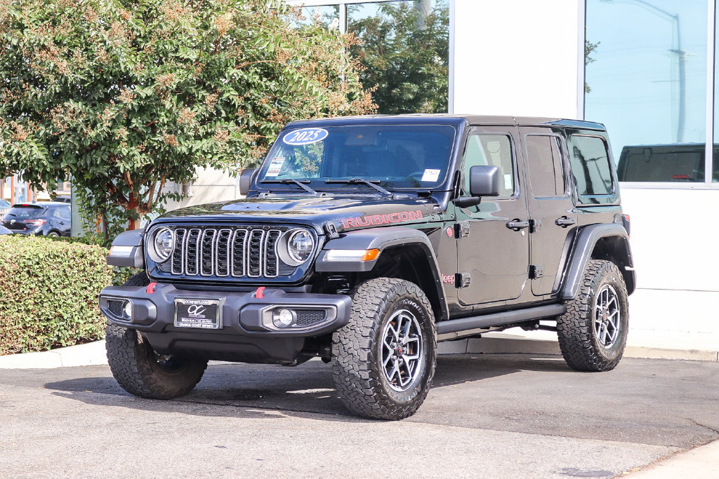 Used 2025 Jeep Wrangler Unlimited Rubicon AWD/4WD image 3