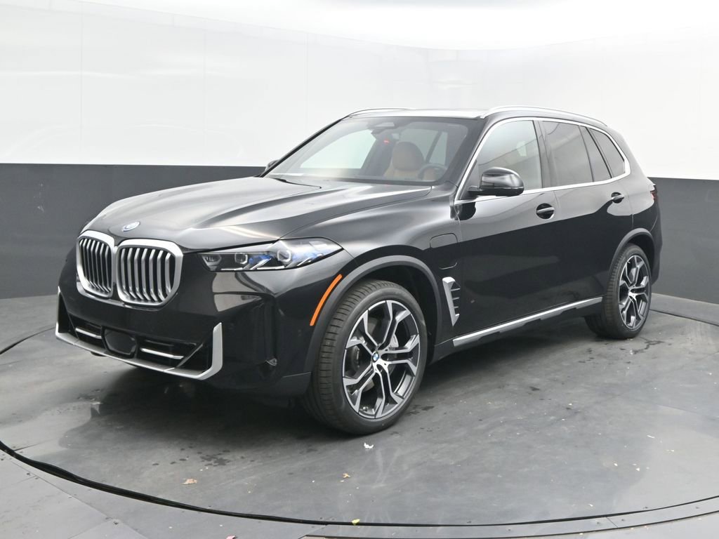 New 2026 BMW X5 xDrive50e w/ Premium Package AWD/4WD image 1