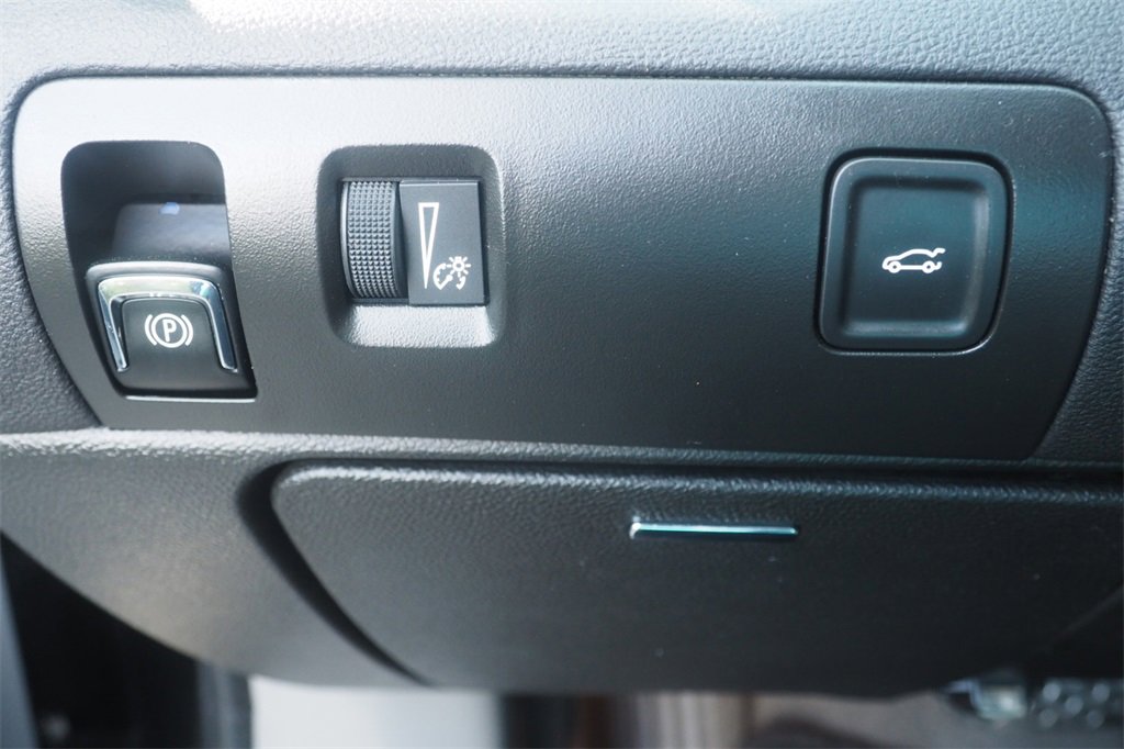 Used 2017 Chevrolet Impala LT image 15