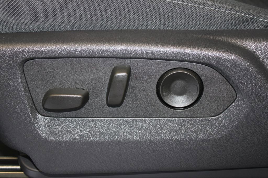 Used 2025 Chevrolet Silverado 1500 Custom Trail Boss AWD/4WD image 34