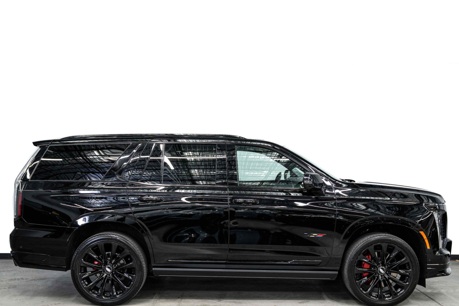 Used 2025 Cadillac Escalade V w/ LPO, ONYX Package AWD/4WD image 2