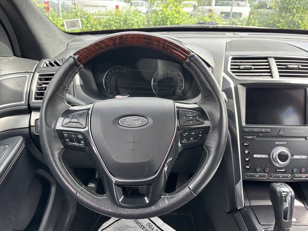 Used 2019 Ford Explorer Platinum AWD/4WD image 23