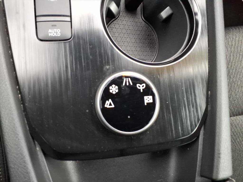 Used 2025 Nissan Rogue SV image 20