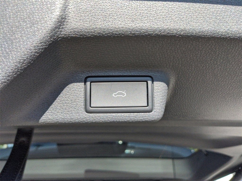 New 2025 Volkswagen ID. Buzz Pro S image 17