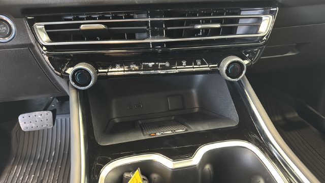 New 2027 Chevrolet Traverse RS w/ LPO, Floor Liner Package AWD/4WD image 13