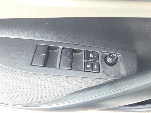 Used 2021 Toyota Corolla LE image 18