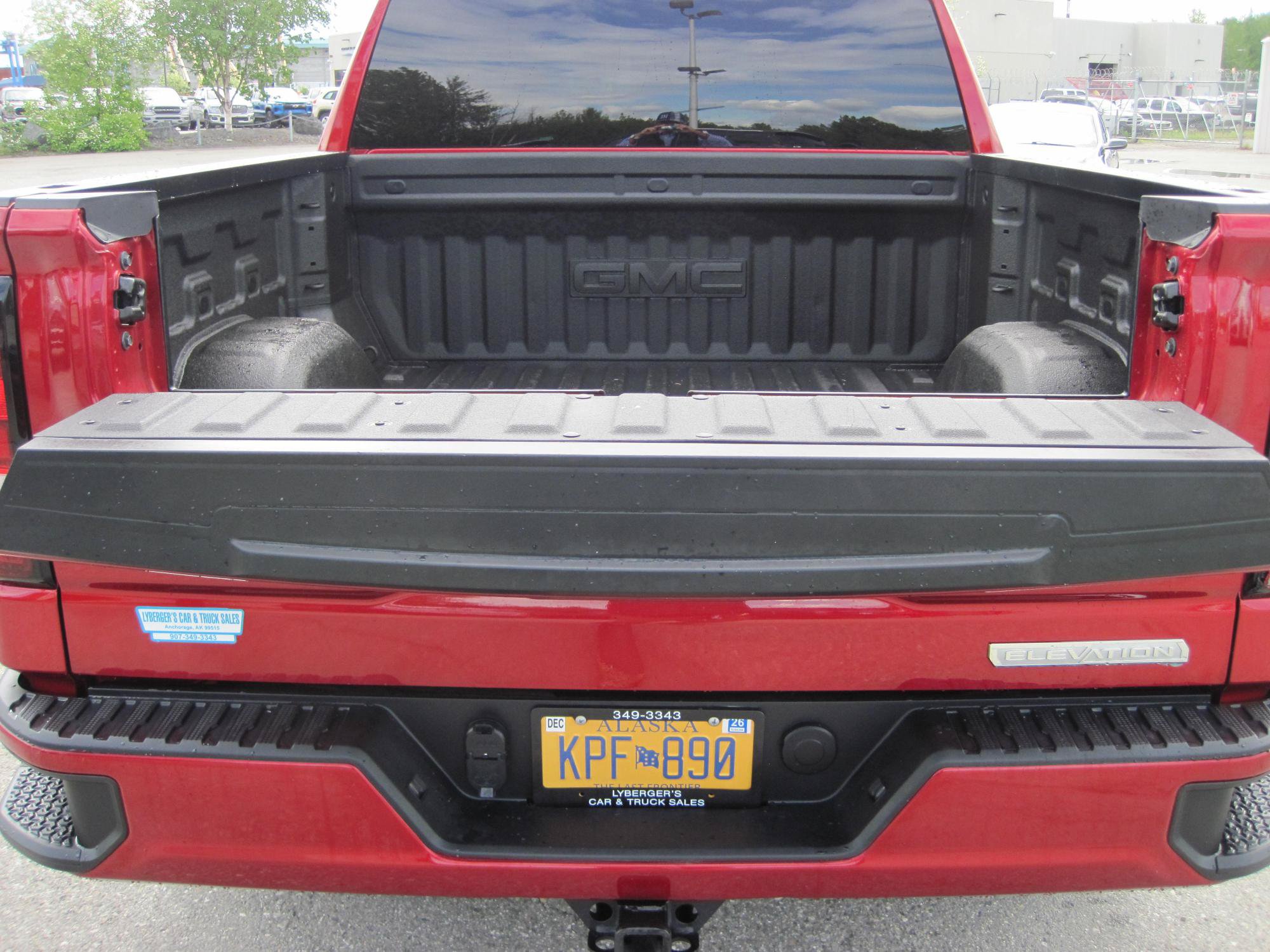 Used 2024 GMC Sierra 1500 Elevation w/ LPO, Elevation Black Package AWD/4WD image 11