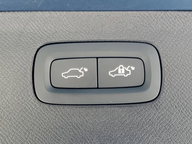 Used 2024 Volvo XC90 B5 Plus image 10